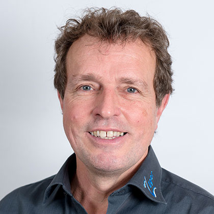 portrait-stefan-zueger-420x420.jpg?1702976422192